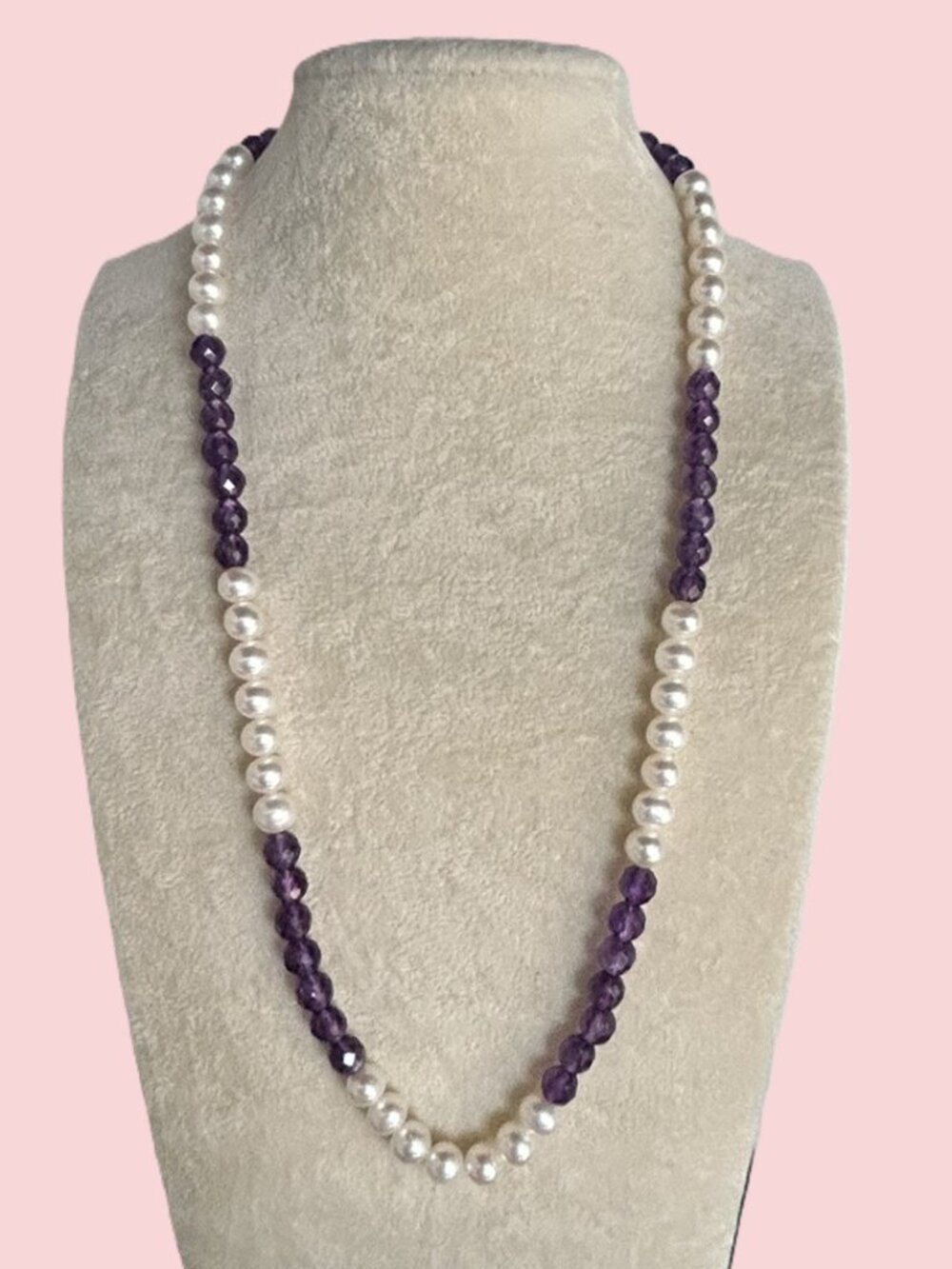 Freshwater Pearls and Amethyst Beads Necklace.